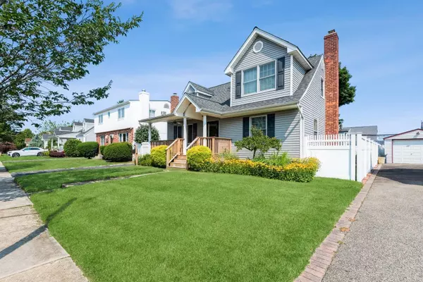 Hicksville, NY 11801,6 Arnold ST