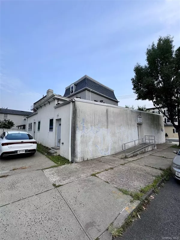 Staten Island, NY 10302,70-72 Grove AVE