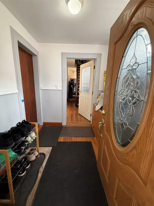 Richmond Hill, NY 11418,10210 93rd AVE