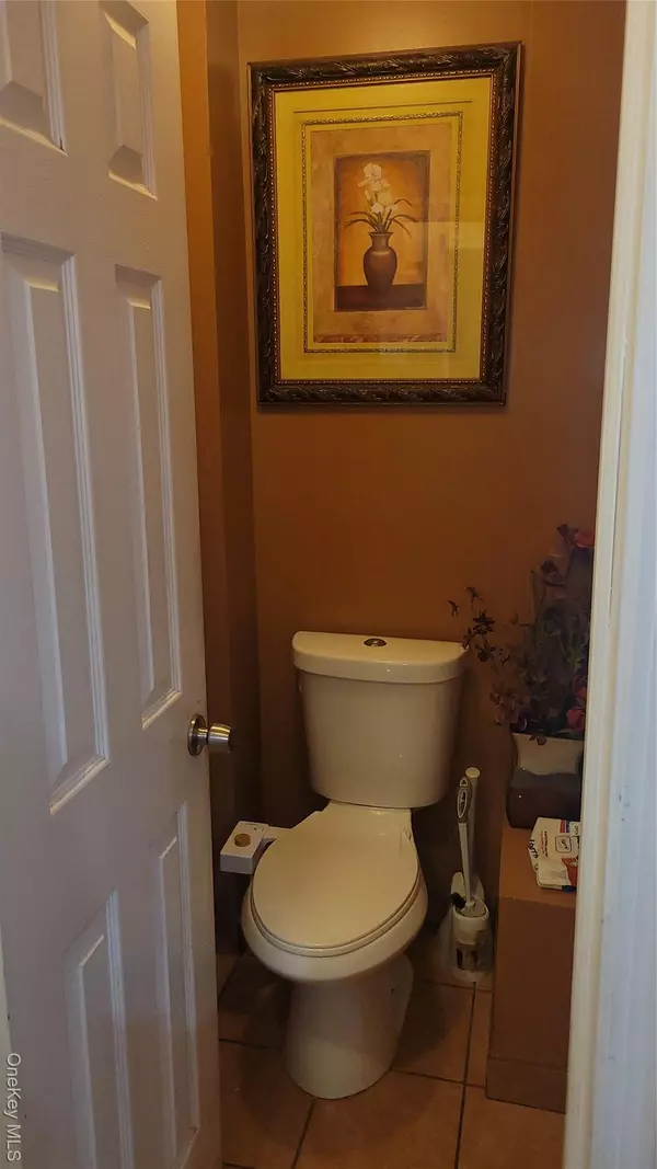 Jamaica, NY 11434,115-54 158TH St