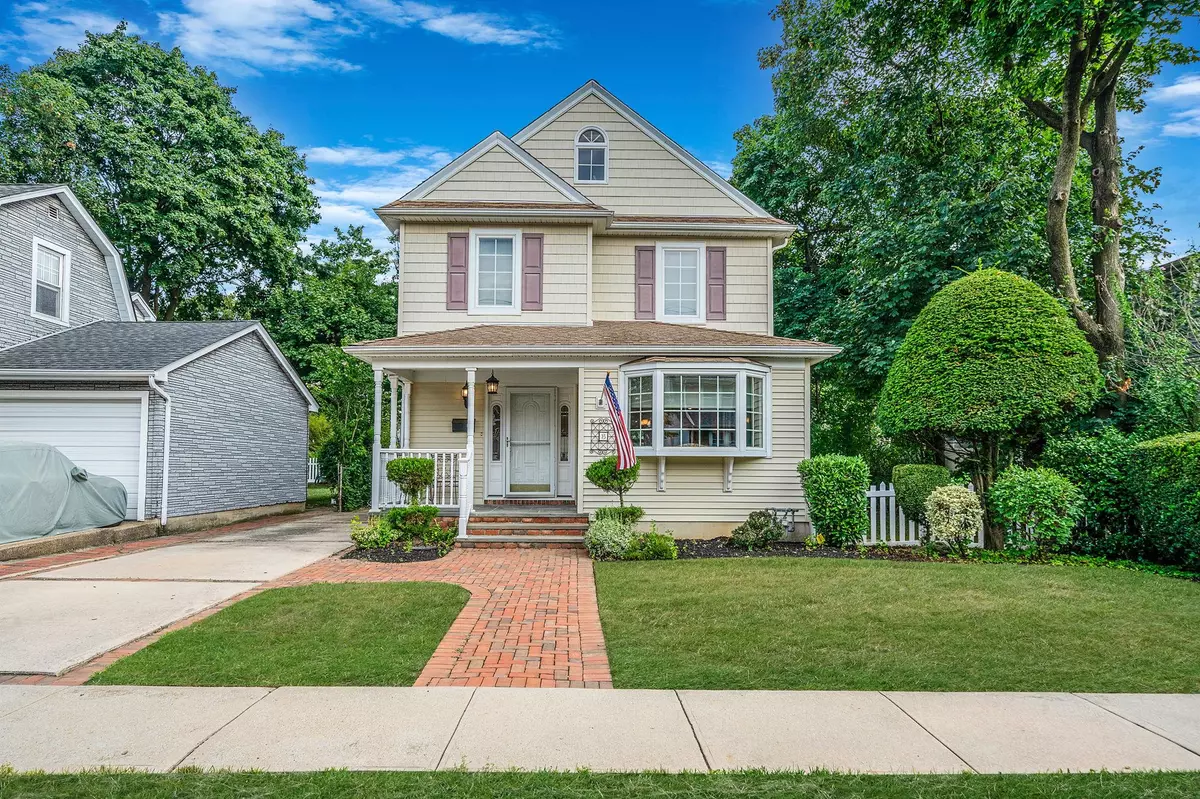 Williston Park, NY 11596,125 Shields AVE