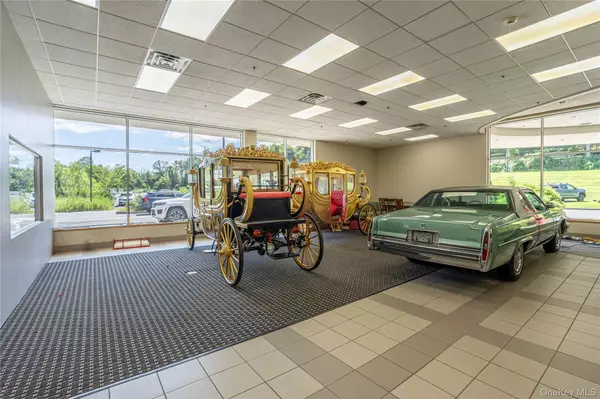 Monroe, NY 10950,320 State Route 17M