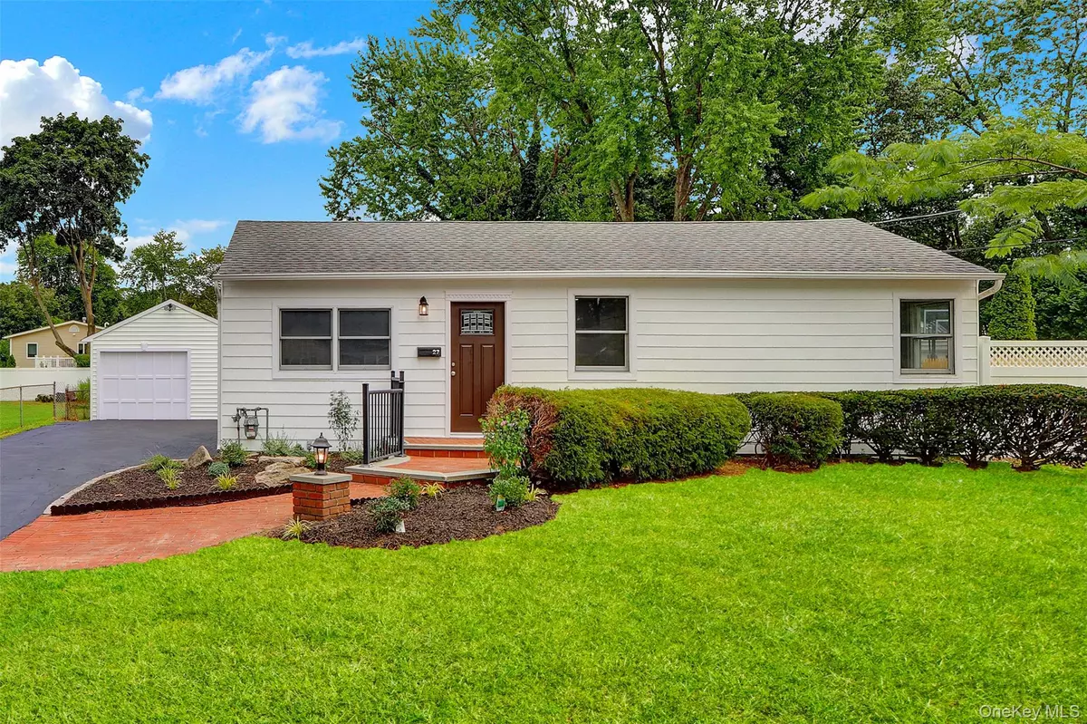 West Islip, NY 11795,27 Beatrice AVE
