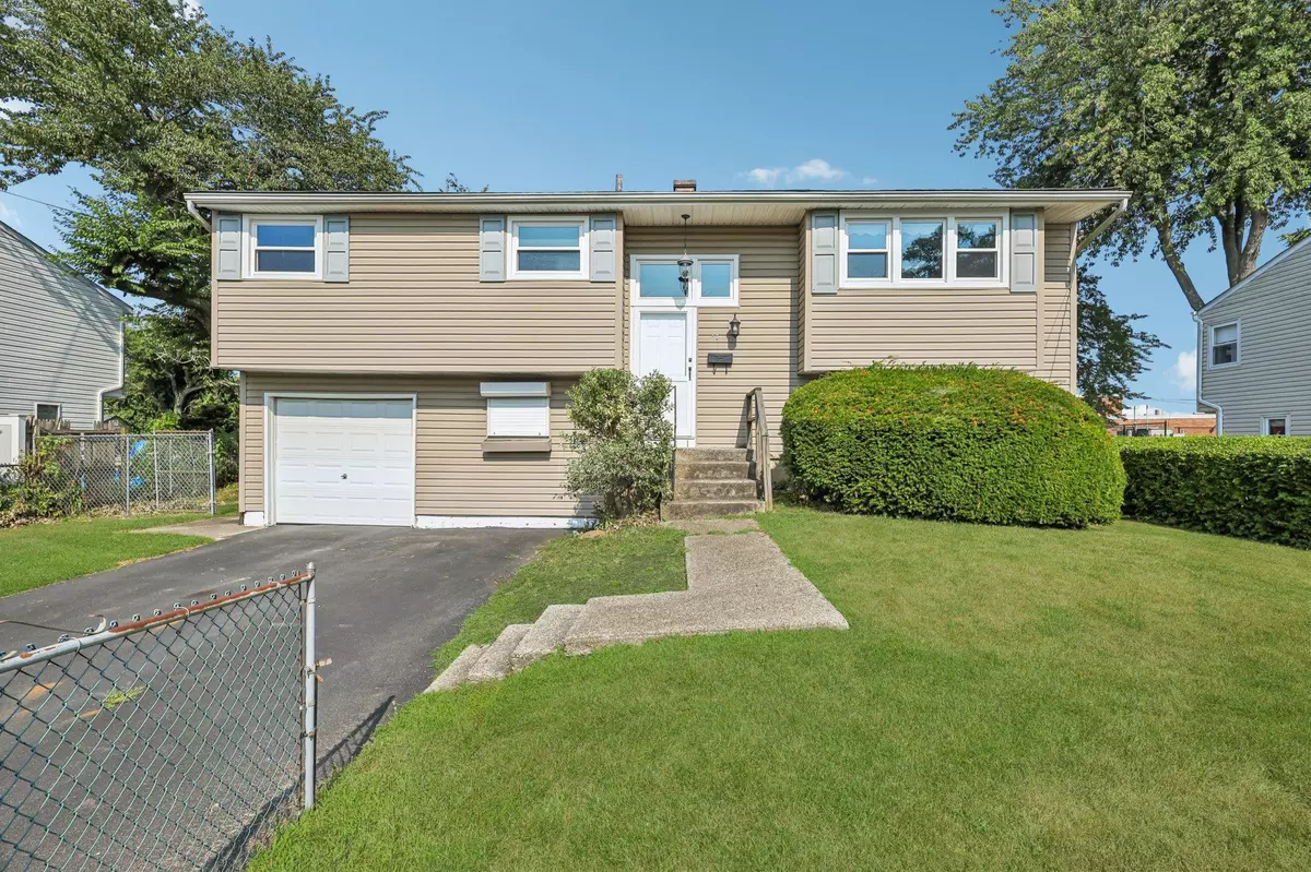 Brentwood, NY 11717,47 Owens ST
