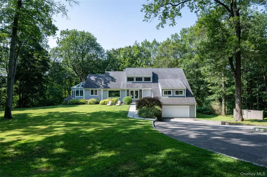 14 Bayberry RD, Armonk, NY 10504