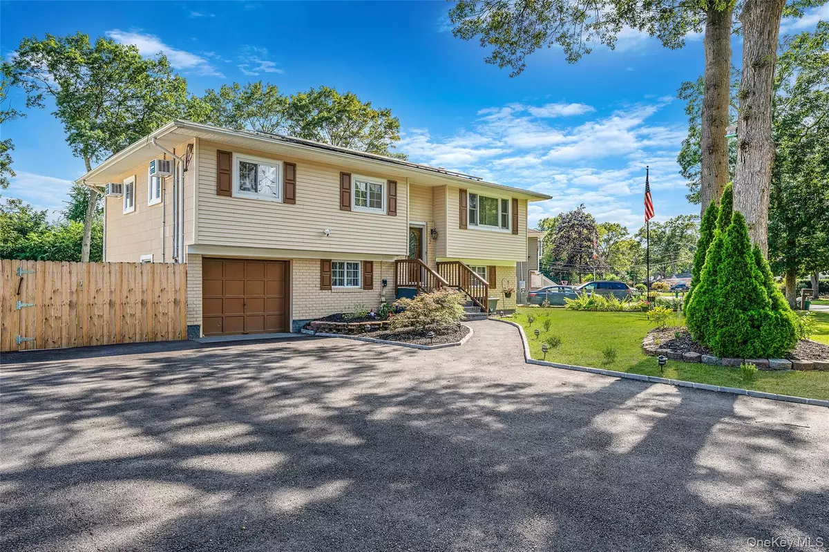 Holbrook, NY 11741,2 Alan ST