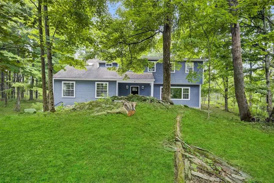 41 Meddaugh RD, Pleasant Valley, NY 12569