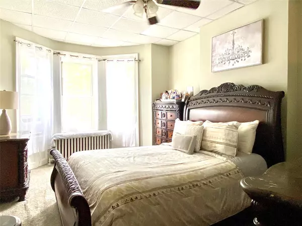 Brooklyn, NY 11209,561 72nd ST
