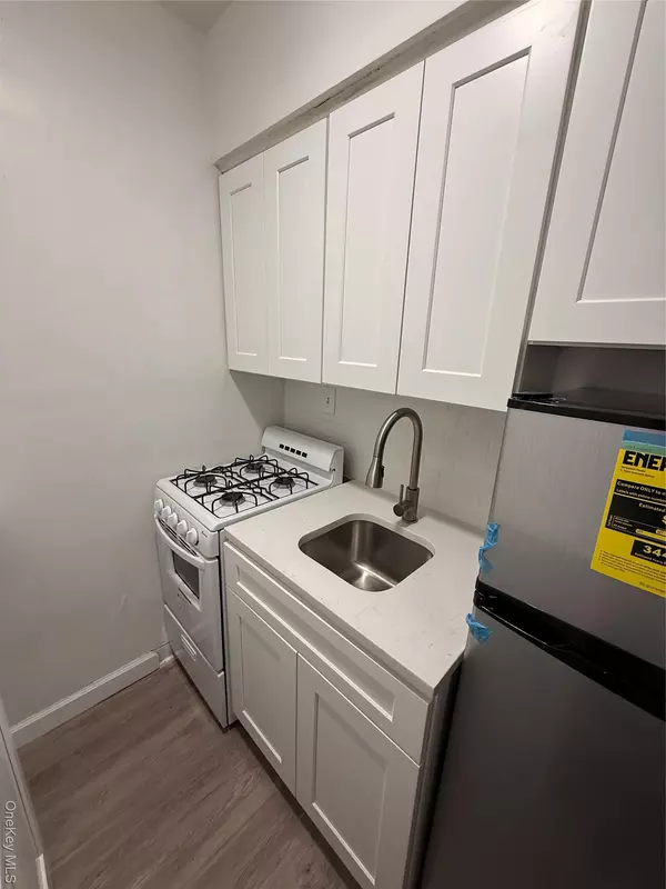 White Plains, NY 10605-2636,8 Bryant CRES #1A
