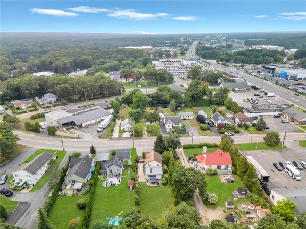 Riverhead, NY 11901,1044 Woodcrest AVE
