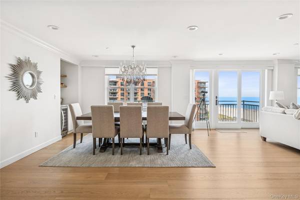 Long Beach, NY 11561,26 W Broadway #803