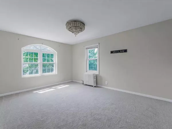 Hollis, NY 11412,104-11 197th Street #2nd Fl.