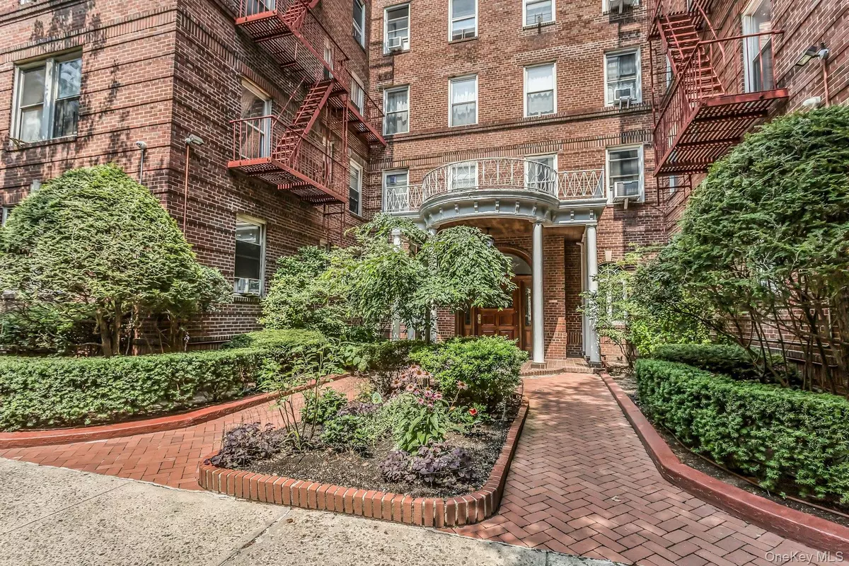 Forest Hills, NY 11375,111-39 76 RD #B7