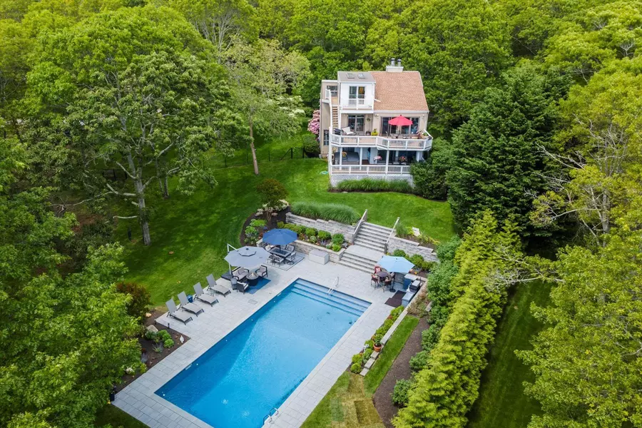 370 Old Canoe Place RD, Southampton, NY 11968