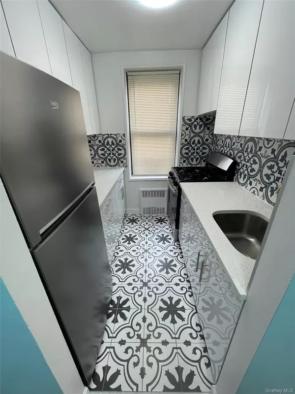 83-85 116 Street #3F, Kew Gardens, NY 11415