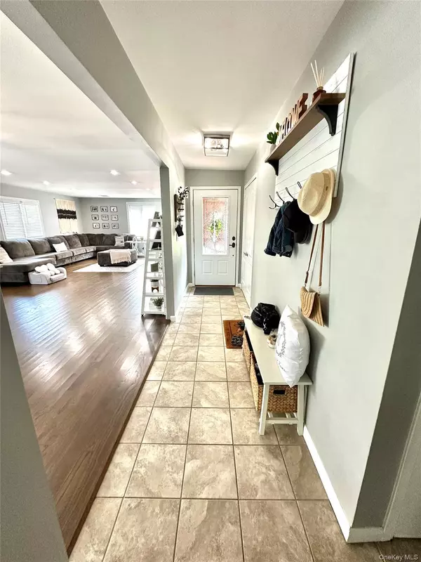 Ronkonkoma, NY 11779,323 Wildwood Road