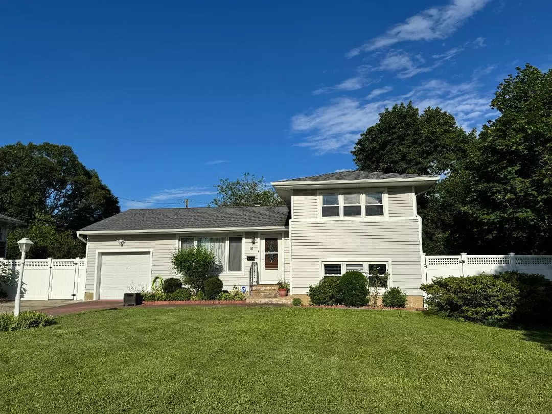 Commack, NY 11725,10 Otsego PL
