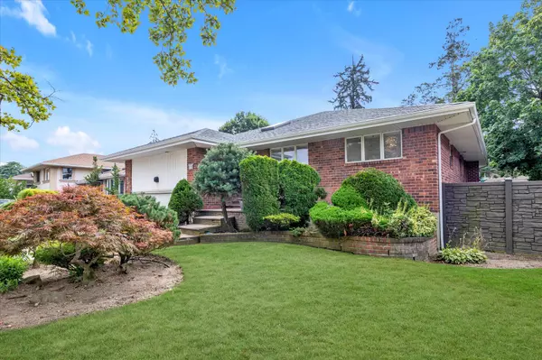 North Woodmere, NY 11581,636 Diane PL