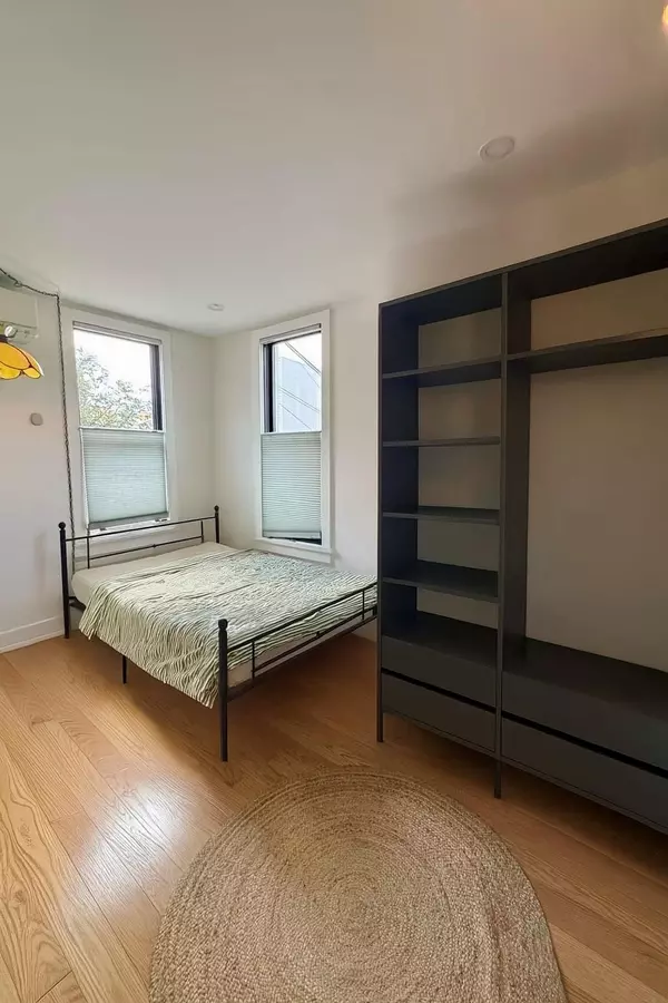 Brooklyn, NY 11222,192 Nassau AVE #2R