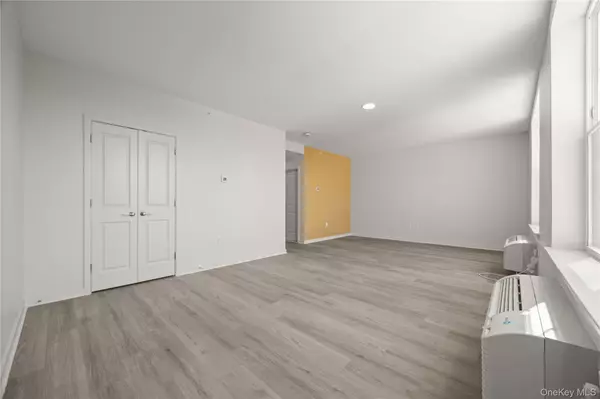 Yonkers, NY 10701,56 Prospect ST #111