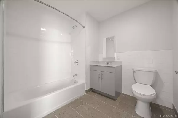 Yonkers, NY 10701,56 Prospect ST #111