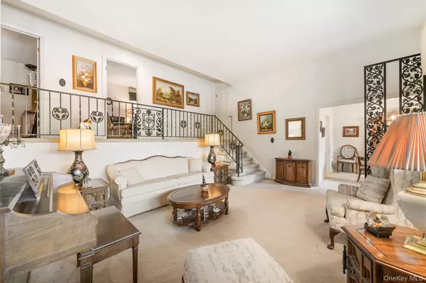 Thornwood, NY 10594,65 Westlake DR