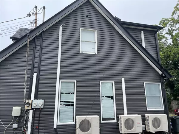 Saint James, NY 11780,463 Moriches RD
