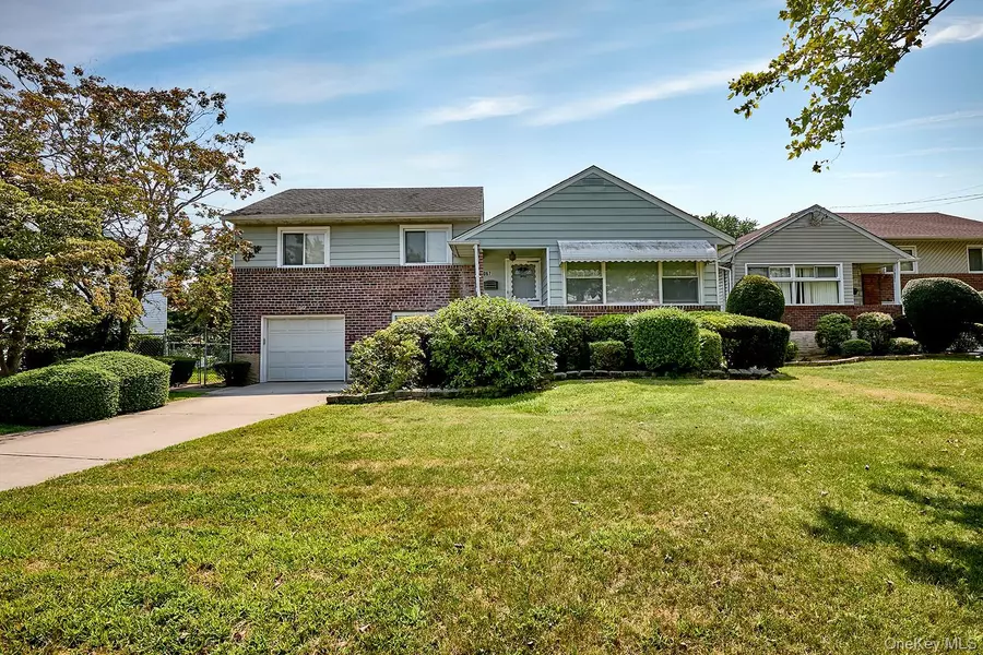 1067 Ashley DR, Valley Stream, NY 11580