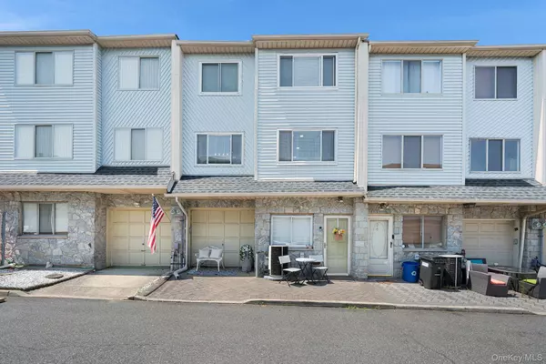 Staten Island, NY 10309,28 Wirt LN