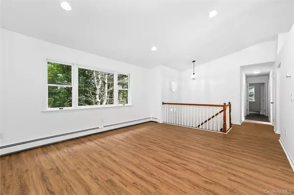 Clinton Corners, NY 12514,5760 Route 82