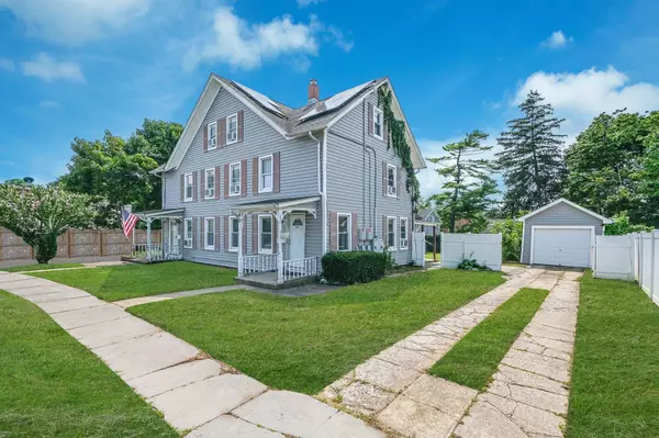 Sayville, NY 11782,46 Lincoln AVE