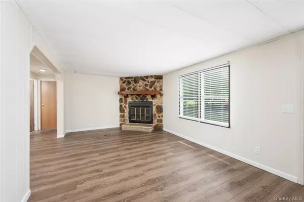 Beacon, NY 12508,15 Jo Marie LN