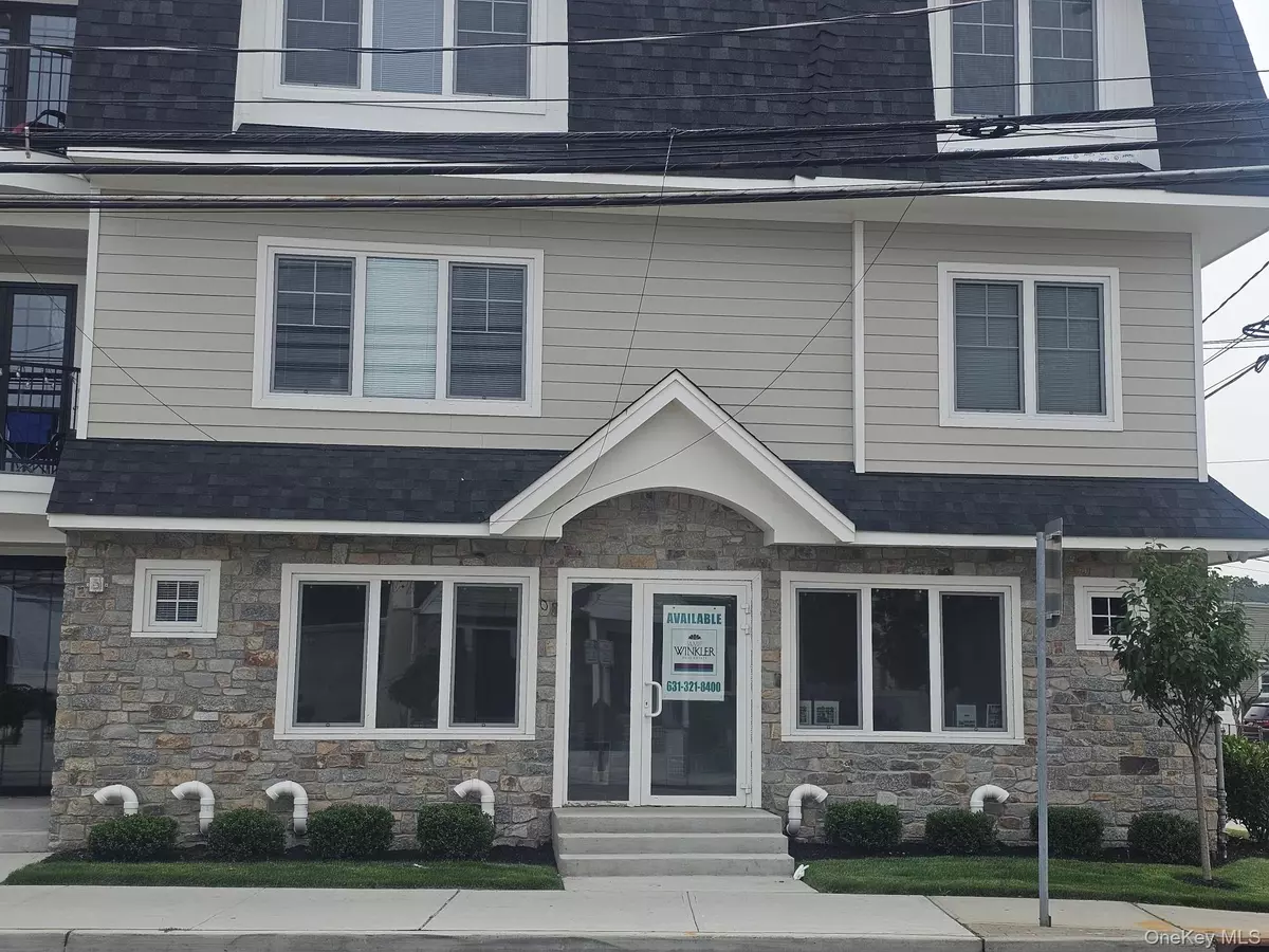 Copiague, NY 11726,400 Oak ST