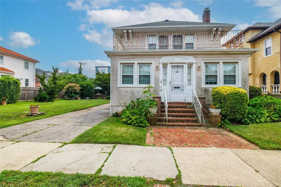 150 E Beech ST, Long Beach, NY 11561