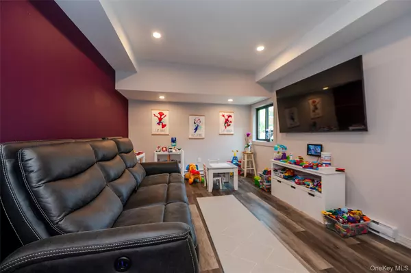 Oceanside, NY 11572,100 Daly BLVD #1206