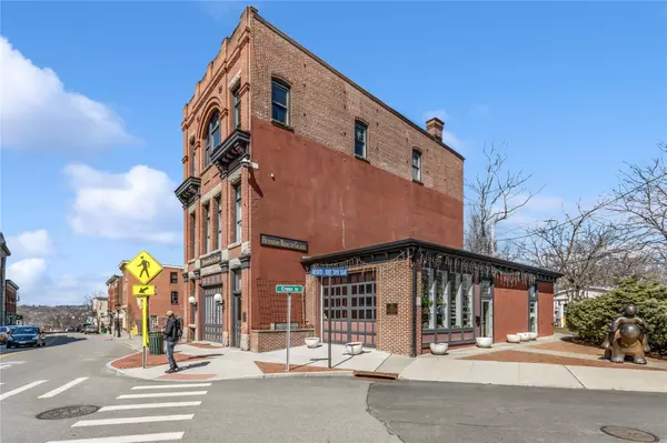 Beacon, NY 12508,162 Main ST