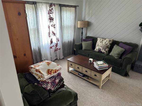 Farmingdale, NY 11735,7 Dogwood ST