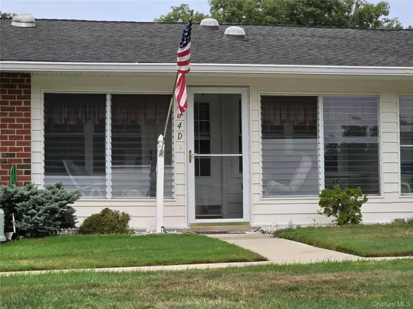 264 Newcastle CT #D, Ridge, NY 11961