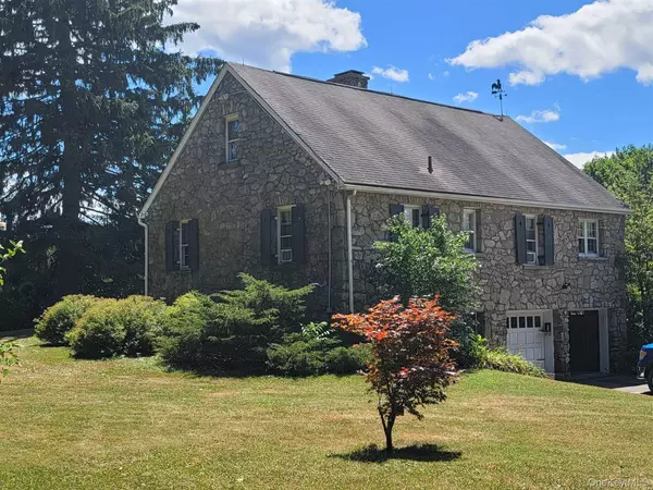 Poughkeepsie, NY 12603,2 Hart DR #1