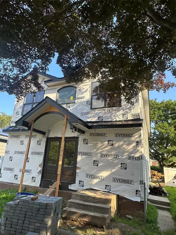 86 Moffitt BLVD, Islip, NY 11751