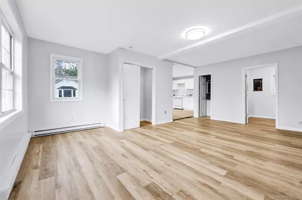 South Fallsburg, NY 12779,24 Edgewood PL