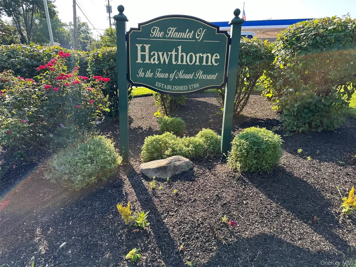Hawthorne, NY 10532,414 Elwood AVE