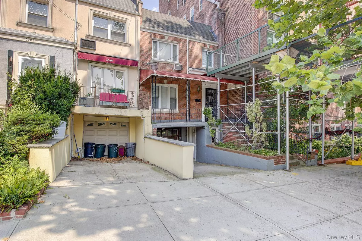 Rego Park, NY 11374,65-11 Alderton ST
