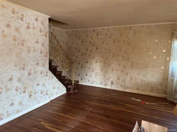 New Hyde Park, NY 11040,1403 Park AVE