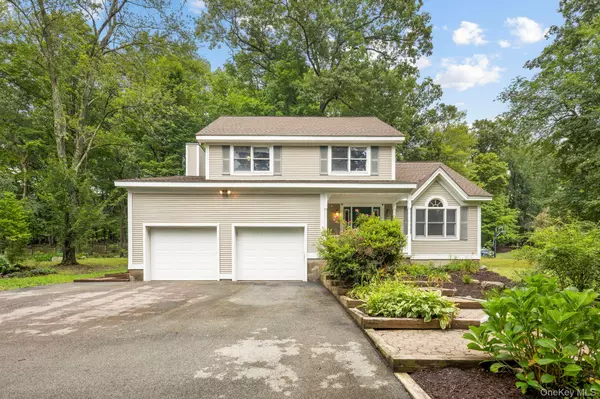 30 Hidden View DR, Newburgh, NY 12550
