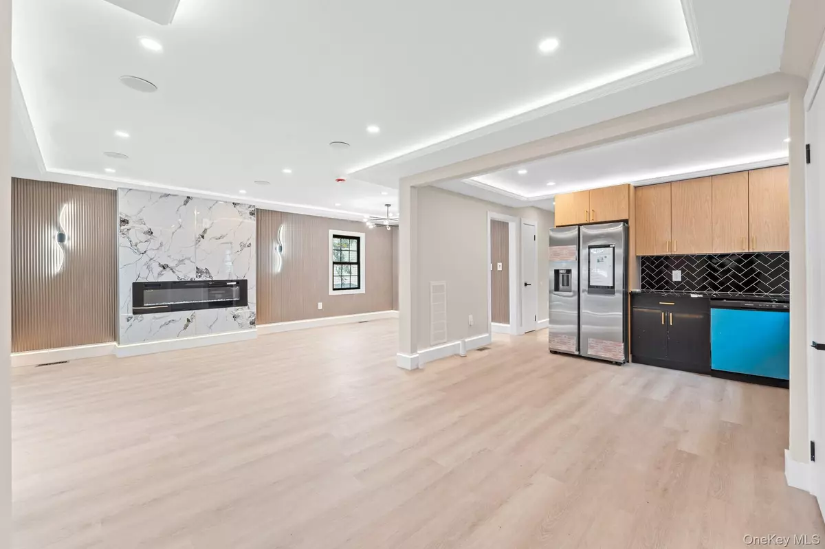 Springfield Gardens, NY 11413,14631 222nd ST