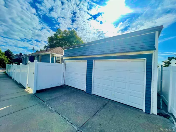 College Point, NY 11356,12419 6th AVE
