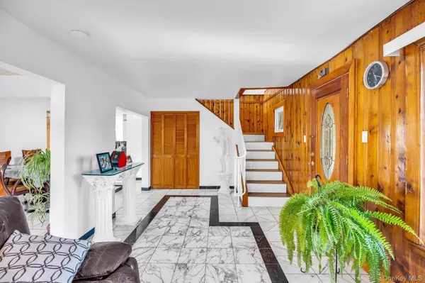 Valley Stream, NY 11580,2 Sheridan ST