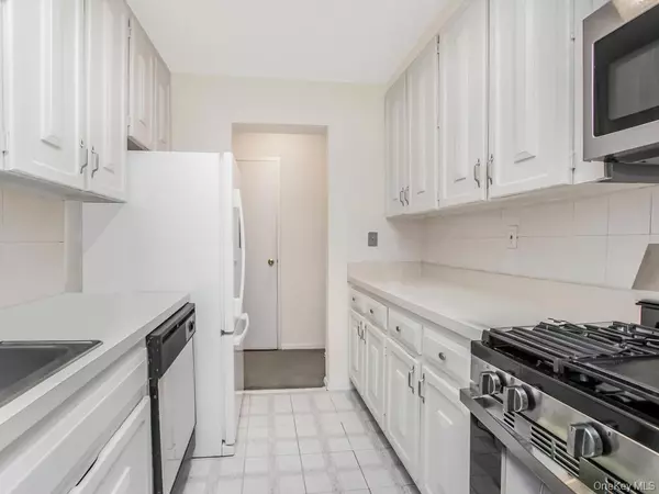 Yonkers, NY 10710,1 Balint DR #661
