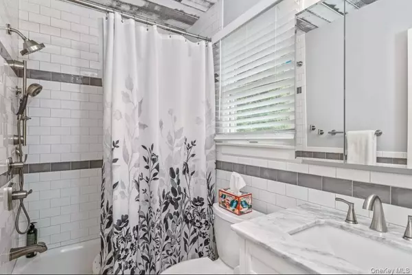 Nesconset, NY 11767,142 Gibbs Pond Road